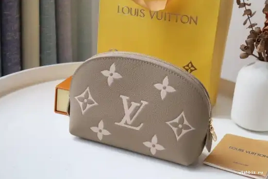 WIS COSMETIC Vuitton Louis POUCH 0427